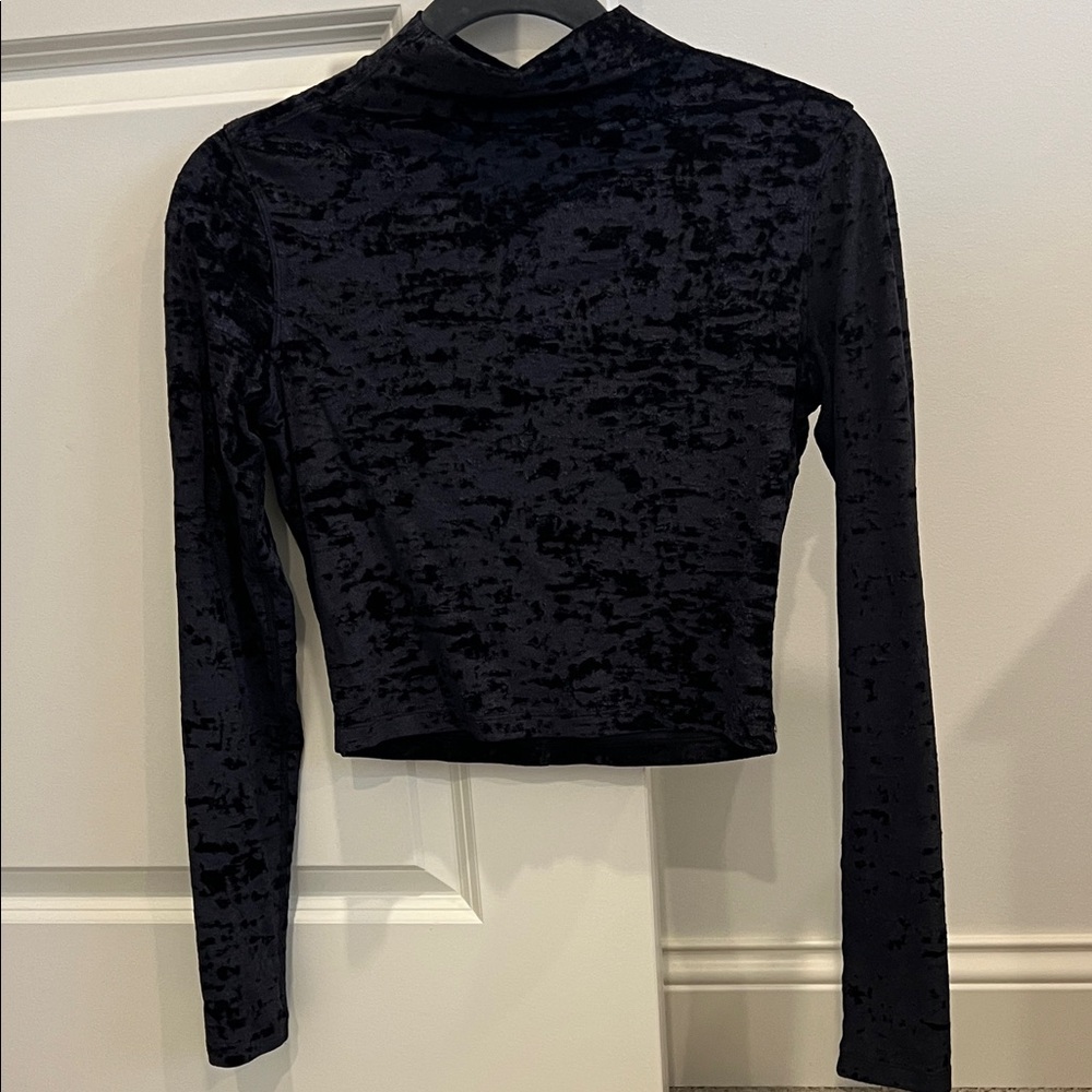 Lululemon Velvet Mock Neck Cropped Long Sleeve Shirt
